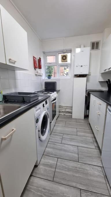 2 Bedroom Apartment In Kennington Londra Dış mekan fotoğraf