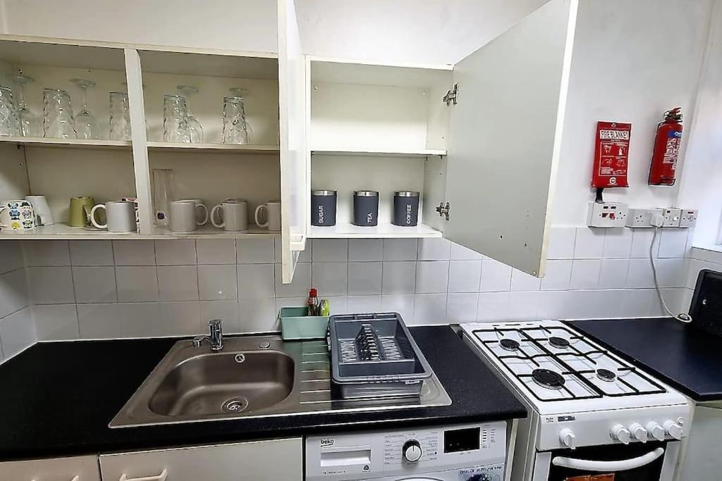 2 Bedroom Apartment In Kennington Londra Dış mekan fotoğraf