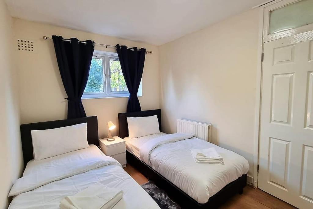 2 Bedroom Apartment In Kennington Londra Dış mekan fotoğraf